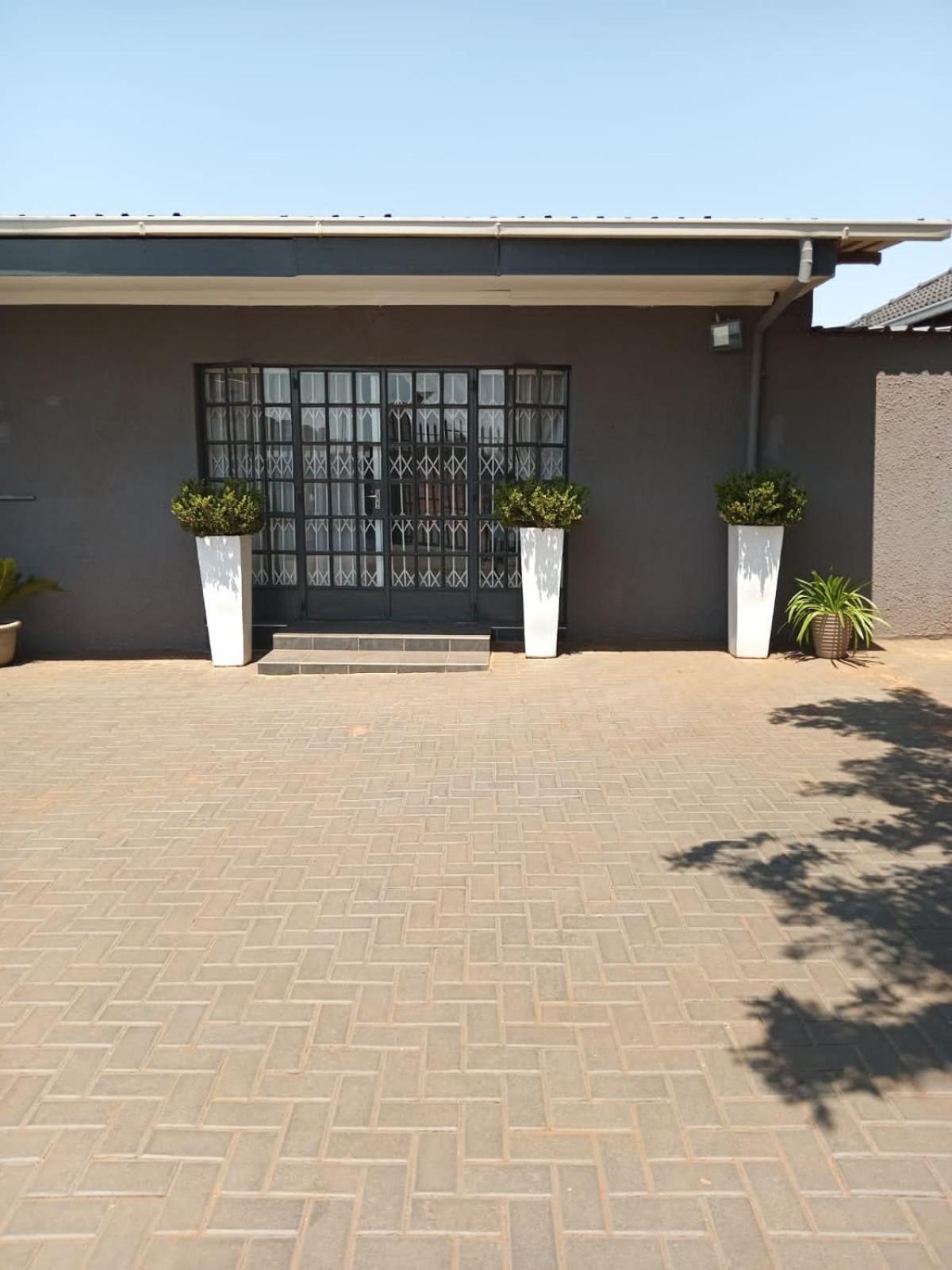 African Kingdom Guest House Boksburg Ngoại thất bức ảnh