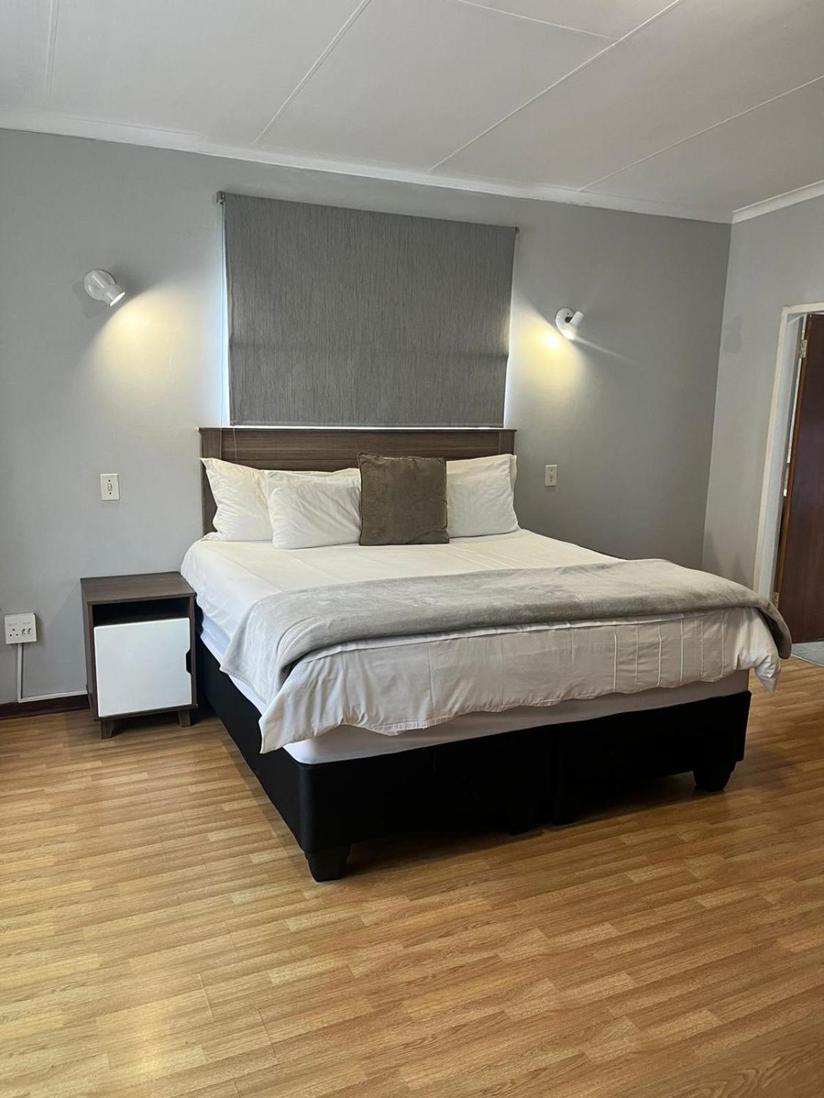 African Kingdom Guest House Boksburg Ngoại thất bức ảnh